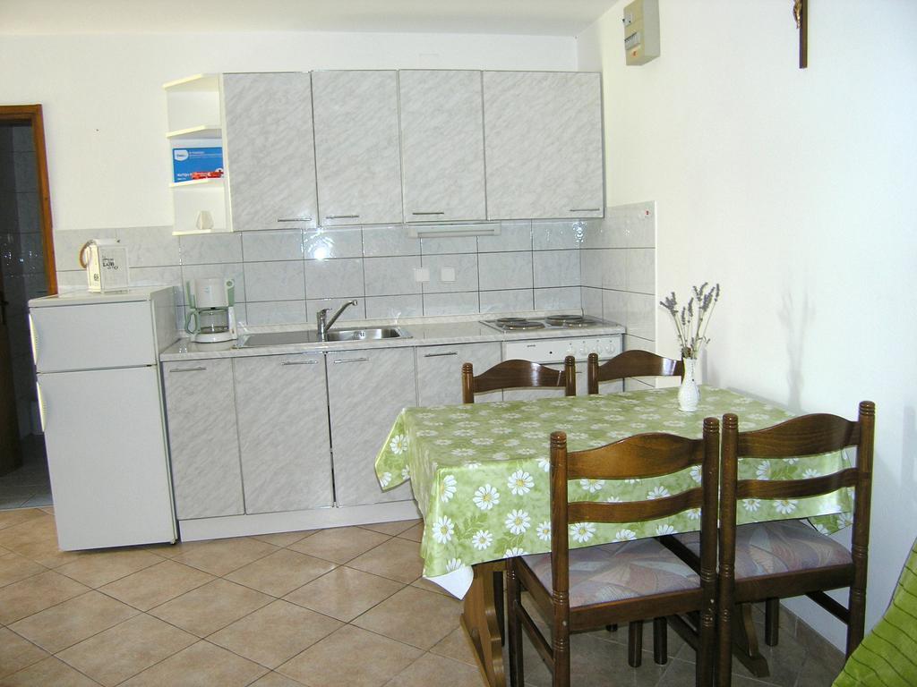 Apartmani Dolencic Кърк Екстериор снимка