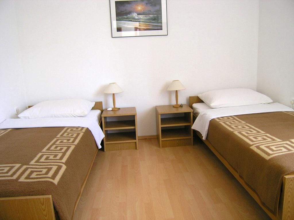Apartmani Dolencic Кърк Екстериор снимка