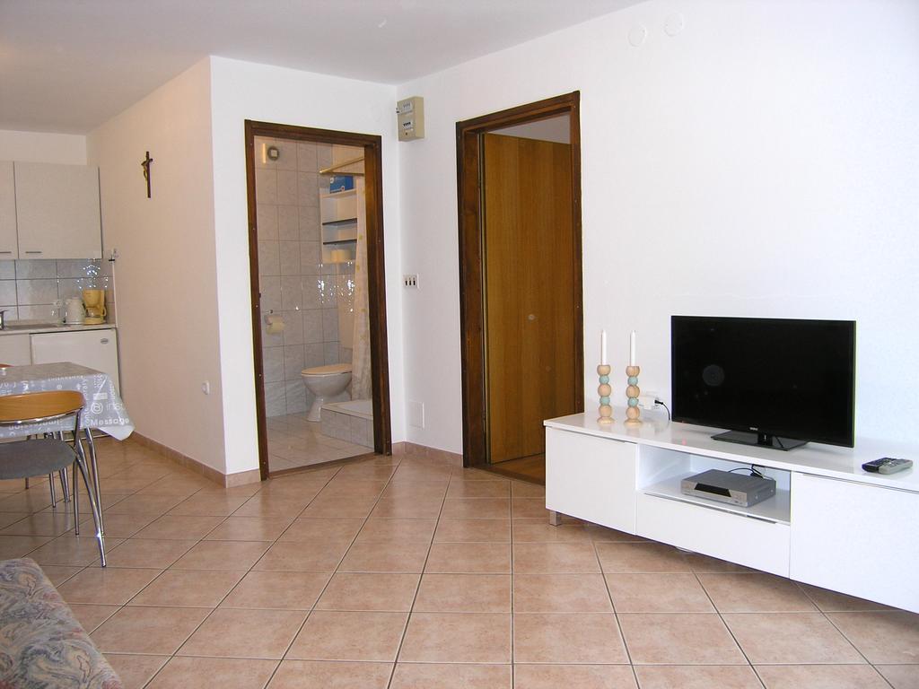 Apartmani Dolencic Кърк Екстериор снимка