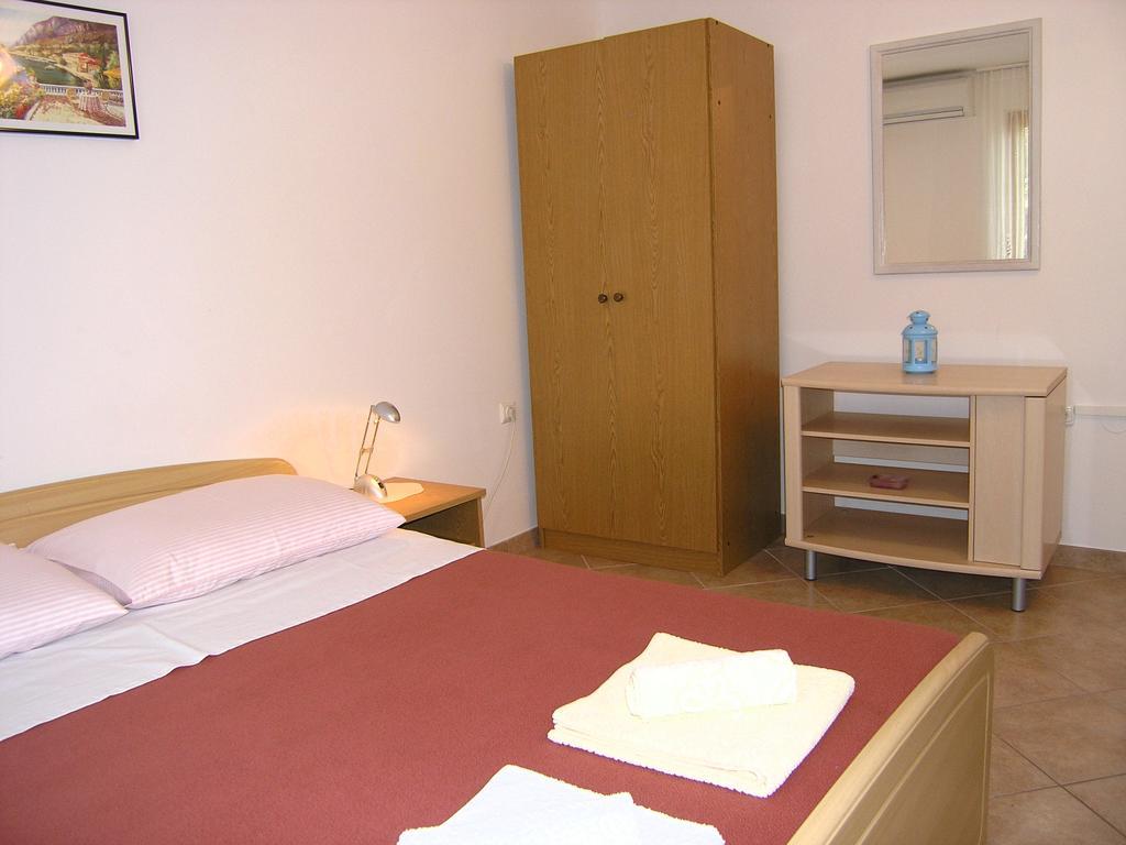 Apartmani Dolencic Кърк Екстериор снимка