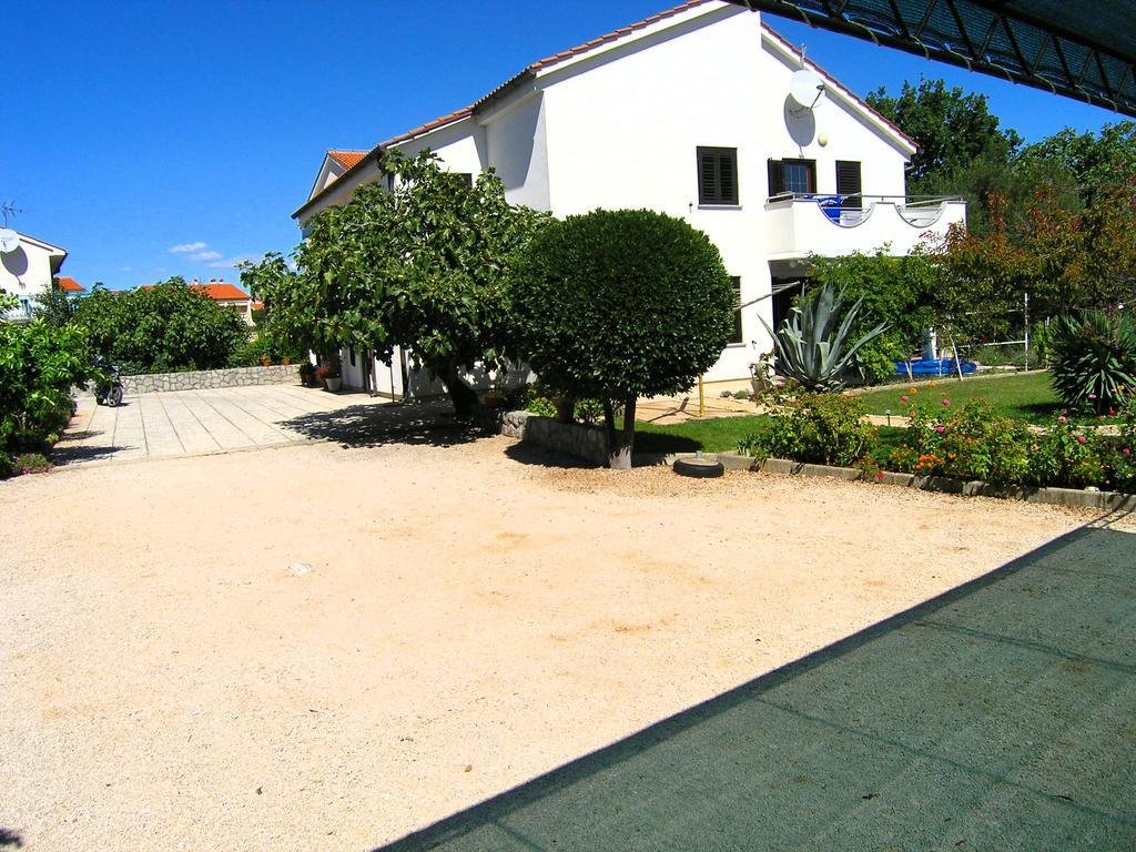 Apartmani Dolencic Кърк Екстериор снимка